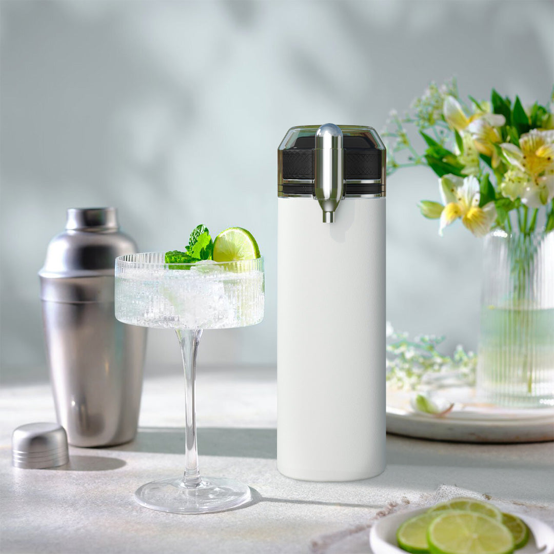 750ml White Vacuum Insulated Sparkling Water Bottle Maker – Portable Carbonated Drinks Machine